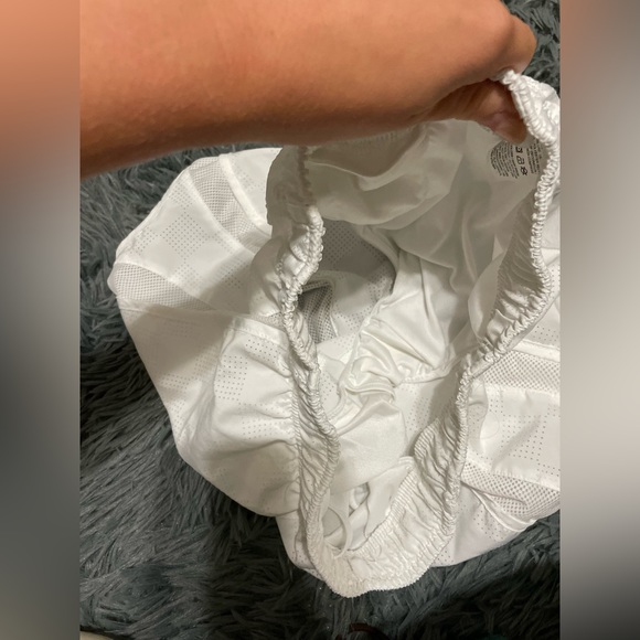 White Nike shorts - Picture 2 of 4